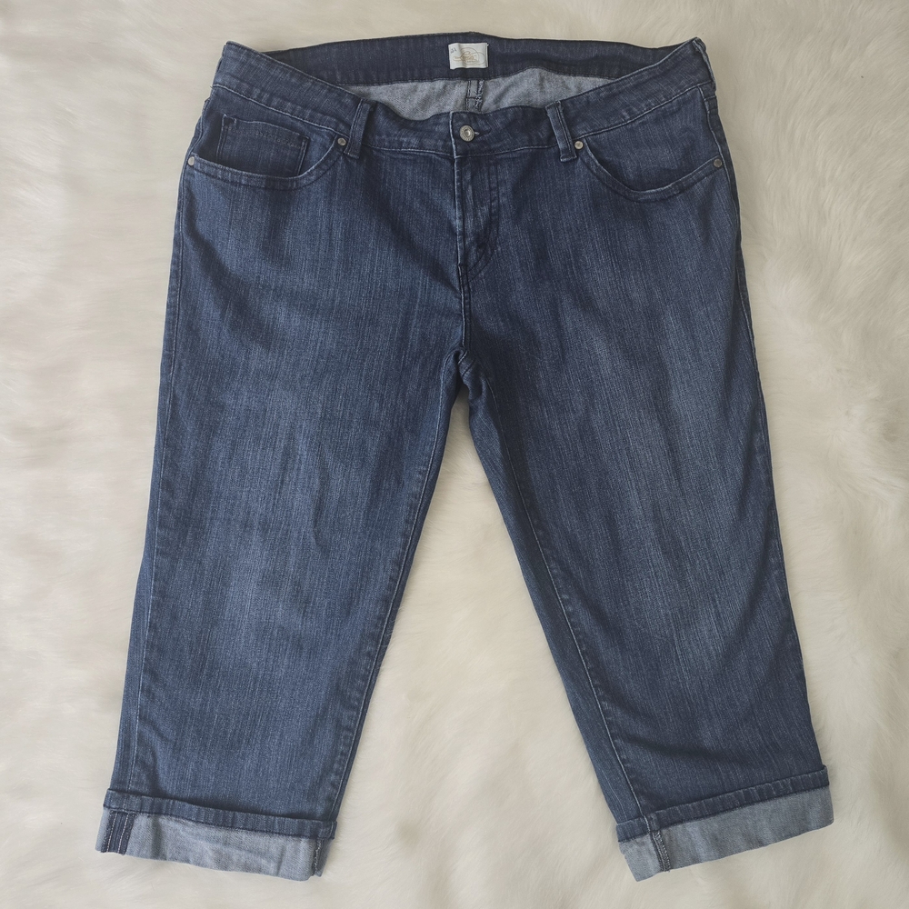 Levi's Cuffed Capris Jeans 22